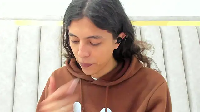 FreyaMoller online show from 04/14/26, 07:08