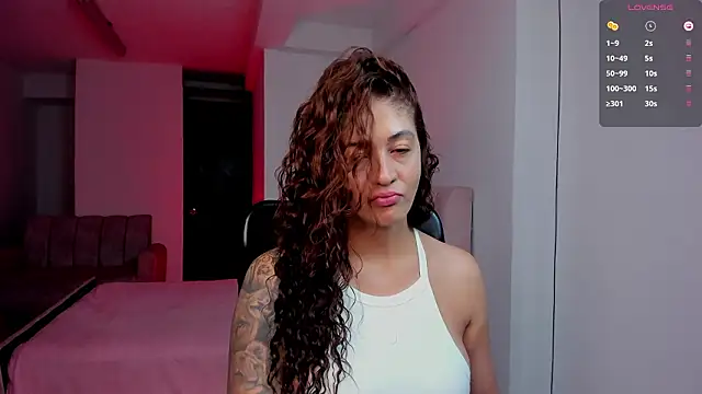 sophie alice  online show from 03/05/26, 12:13