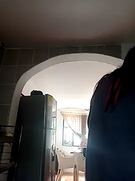 Snapshot of Hanha00 chatting on 12/19/25, 04:20 Hanha00 online show from 12/19/25, 04:20