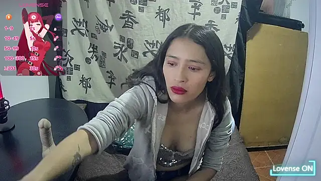 Snapshot of Hanha00 chatting on 06/10/26, 05:03 Hanha00 online show from 06/10/26, 05:03