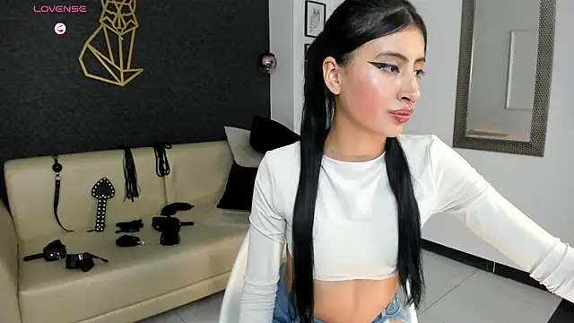 RACHEL EV online show from 03/19/25, 04:36