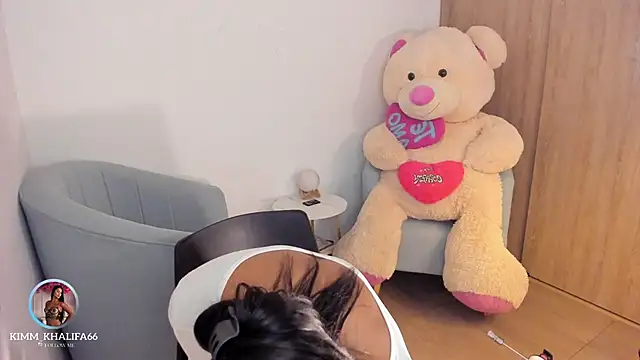 Kimm khalifa online show from 11/11/25, 11:53