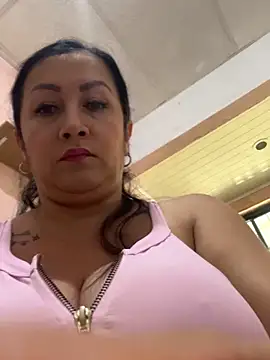 Milk chloe online show from 04/22/26, 03:08