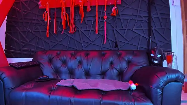 Ivannaakozlov  online show from 04/18/26, 07:51