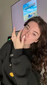 Snapshot of Kimi_Ass chatting on 12/04/25, 10:58 Kimi Ass online show from 12/04/25, 10:58