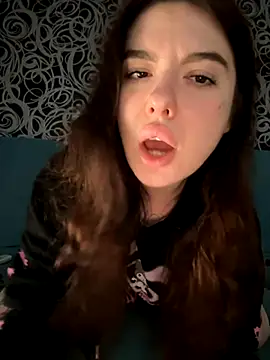 Snapshot of Kimi_Ass chatting on 09/19/25, 11:42 Kimi Ass online show from 09/19/25, 11:42