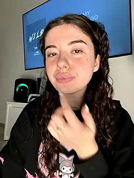 Snapshot of Kimi_Ass chatting on 11/23/25, 01:04 Kimi Ass online show from 11/23/25, 01:04