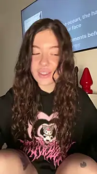 Snapshot of Kimi_Ass chatting on 12/16/25, 01:48 Kimi Ass online show from 12/16/25, 01:48