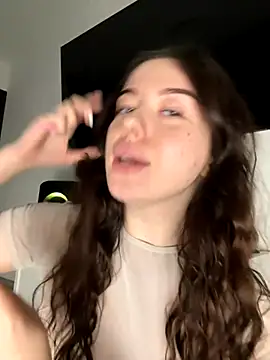 Snapshot of Kimi_Ass chatting on 11/17/25, 01:04 Kimi Ass online show from 11/17/25, 01:04