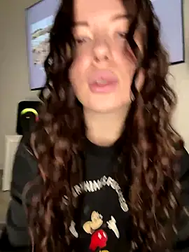 Snapshot of Kimi_Ass chatting on 11/26/25, 11:10 Kimi Ass online show from 11/26/25, 11:10