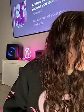 Snapshot of Kimi_Ass chatting on 11/08/25, 01:09 Kimi Ass online show from 11/08/25, 01:09