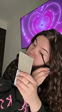 Snapshot of Kimi_Ass chatting on 01/18/26, 12:58 Kimi Ass online show from 01/18/26, 12:58