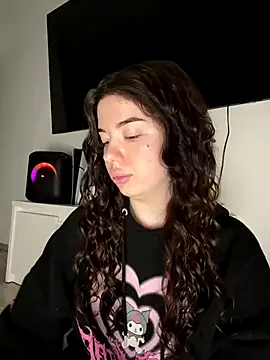 Snapshot of Kimi_Ass chatting on 11/19/25, 09:31 Kimi Ass online show from 11/19/25, 09:31