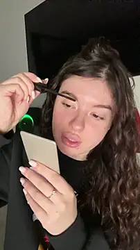 Snapshot of Kimi_Ass chatting on 12/15/25, 01:06 Kimi Ass online show from 12/15/25, 01:06