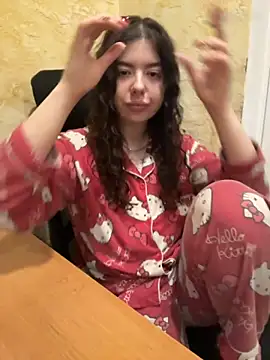 Snapshot of Kimi_Ass chatting on 09/26/25, 11:33 Kimi Ass online show from 09/26/25, 11:33