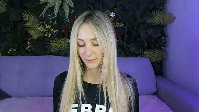 Horny Blond online show from 10/20/25, 08:04