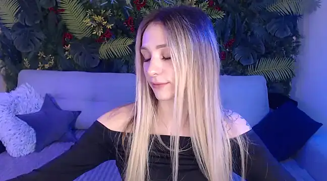 Horny Blond online show from 12/24/24, 09:06