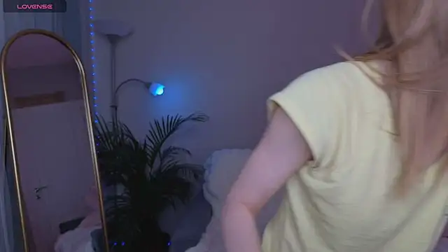 Elis Fox online show from 04/27/26, 10:02