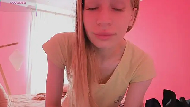 Snapshot of Elis_Fox chatting on 07/16/26, 06:10 Elis Fox online show from 07/16/26, 06:10