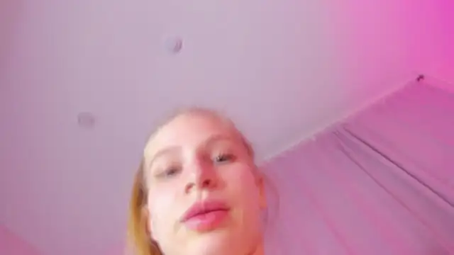 Snapshot of Elis_Fox chatting on 03/04/25, 03:59 Elis Fox online show from 03/04/25, 03:59