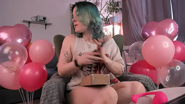 alisahug online show from 12/02/25, 08:38