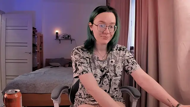 alisahug online show from 11/17/25, 10:52