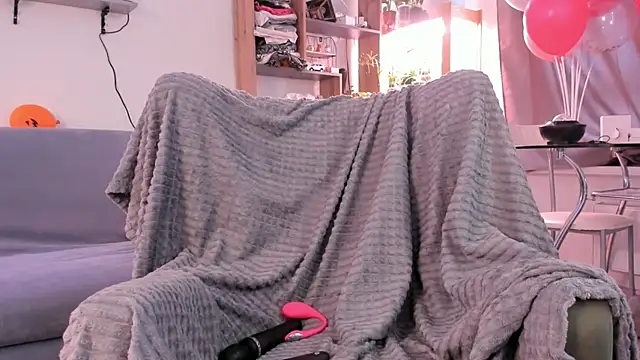 alisahug online show from 12/03/25, 08:36