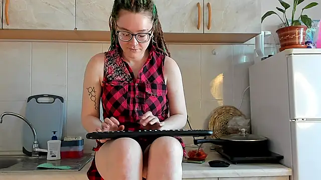 alisahug online show from 02/21/25, 07:34