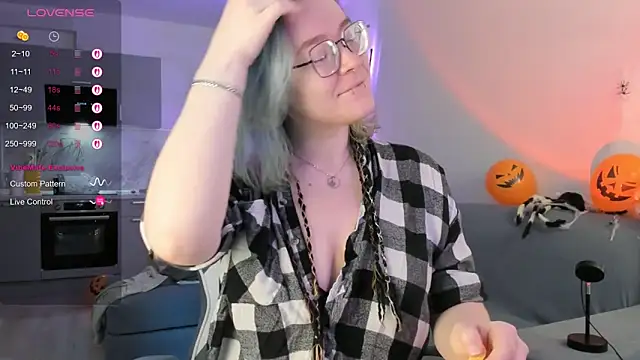 alisahug online show from 10/27/25, 08:15