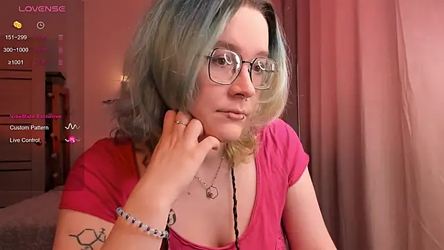 alisahug online show from 11/11/25, 07:58