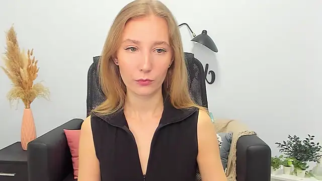 LolaWilsons online show from 02/26/25, 06:19