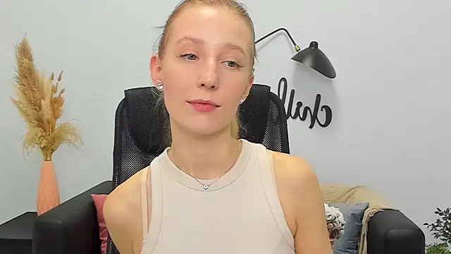 LolaWilsons online show from 03/18/25, 12:28