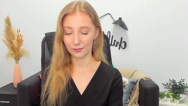 LolaWilsons online show from 02/27/25, 09:18