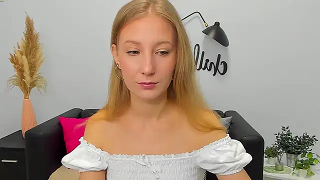 LolaWilsons online show from 11/29/25, 08:14