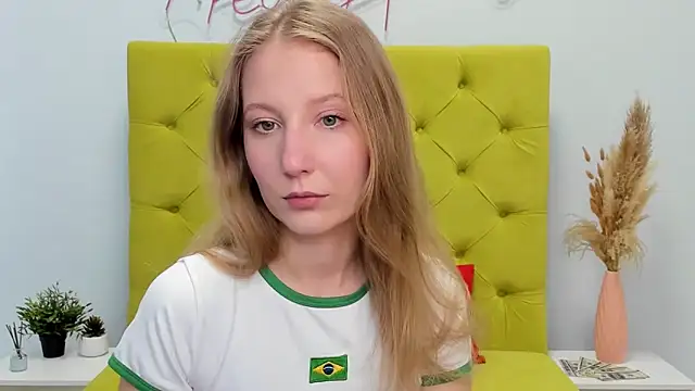 LolaWilsons online show from 04/22/26, 07:48