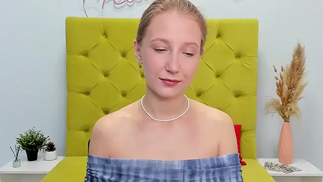 LolaWilsons online show from 04/08/26, 07:21