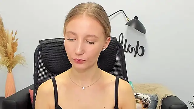 LolaWilsons online show from 03/13/25, 12:24