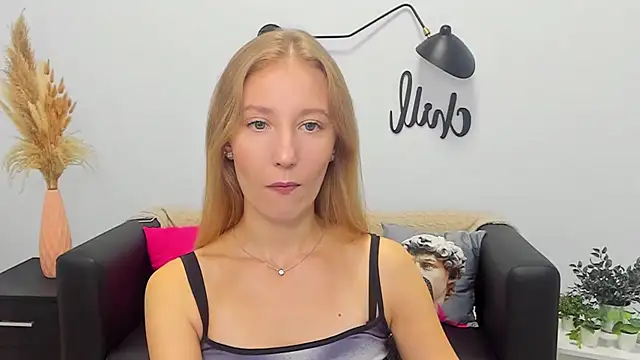 LolaWilsons online show from 09/17/25, 06:26