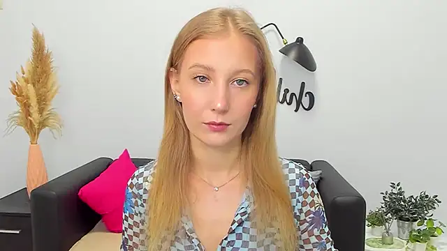 LolaWilsons online show from 12/05/25, 07:29