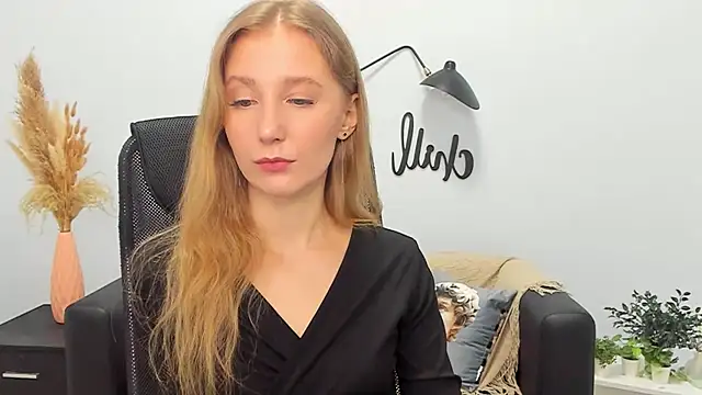 LolaWilsons online show from 02/27/25, 12:23