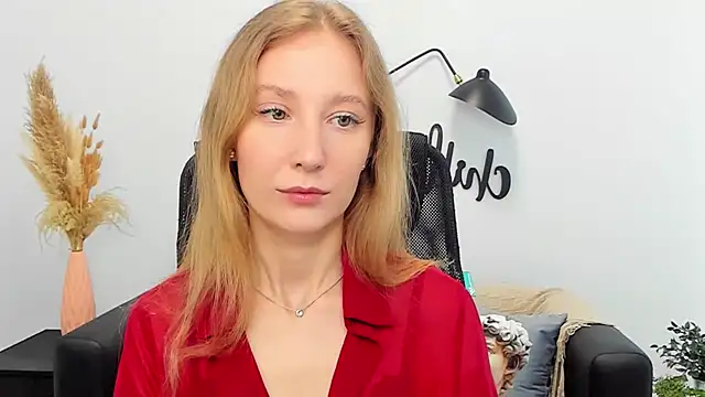 LolaWilsons online show from 03/20/25, 06:08