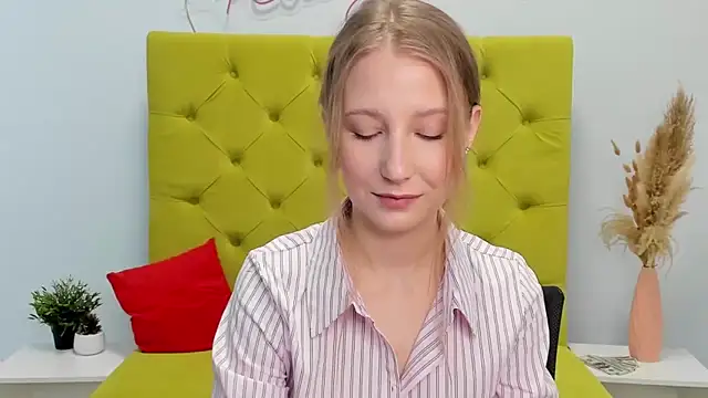 LolaWilsons online show from 02/25/26, 07:19