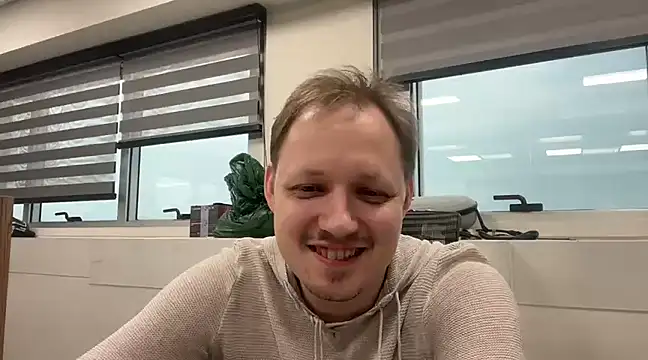 Snapshot of streamy_test12 chatting on 01/22/25, 12:17 streamy test12 online show from 01/22/25, 12:17