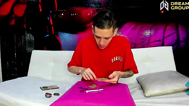 SlimLoves online show from 12/14/25, 10:59