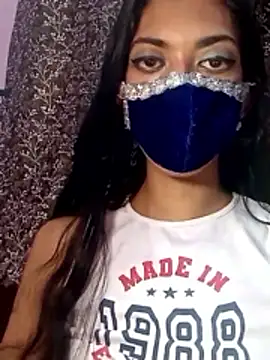 Snapshot of priyasexy1100 chatting on 11/20/25, 12:39 priyasexy1100 online show from 11/20/25, 12:39