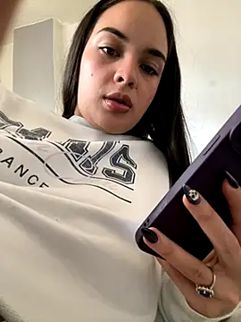 Snapshot of gabyaridi chatting on 10/26/25, 04:07 gabyaridi online show from 10/26/25, 04:07