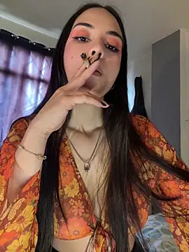 Snapshot of gabyaridi chatting on 11/11/25, 05:41 gabyaridi online show from 11/11/25, 05:41