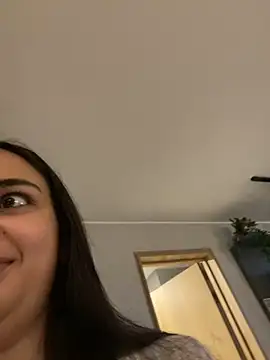 Snapshot of gabyaridi chatting on 09/29/25, 01:28 gabyaridi online show from 09/29/25, 01:28