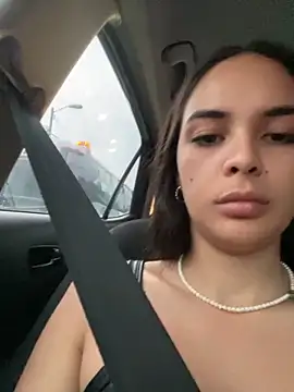 Snapshot of gabyaridi chatting on 11/30/25, 10:43 gabyaridi online show from 11/30/25, 10:43