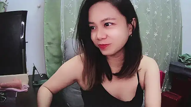 Snapshot of Candy_bee520 chatting on 03/11/25, 03:02 Candy bee520 online show from 03/11/25, 03:02